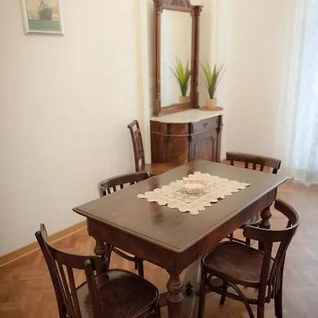 Guest house Domus Liberta 4*